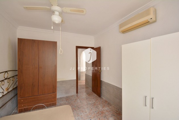 D'occasion - Chalet -
Torrevieja - Costa Blanca