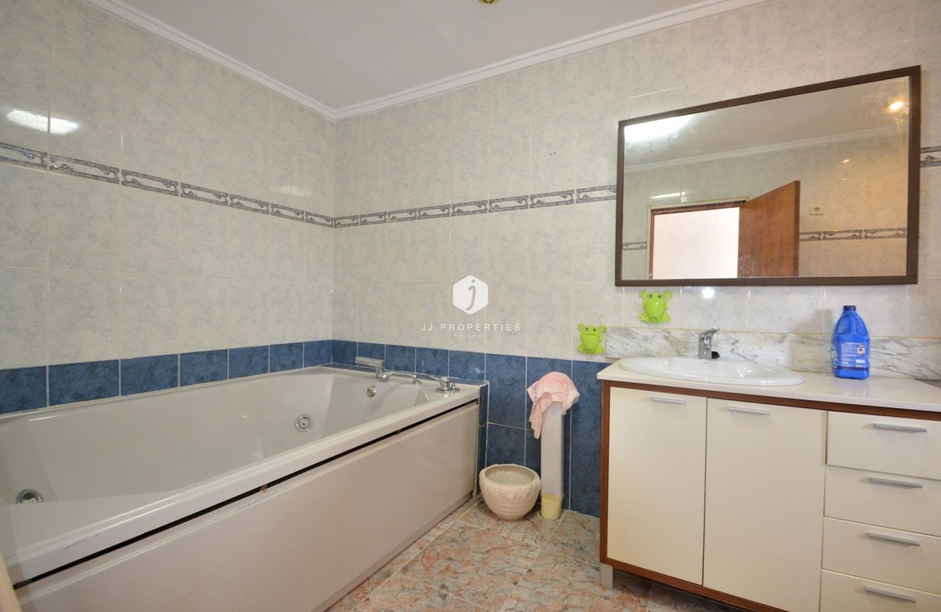 D'occasion - Chalet -
Torrevieja - Costa Blanca