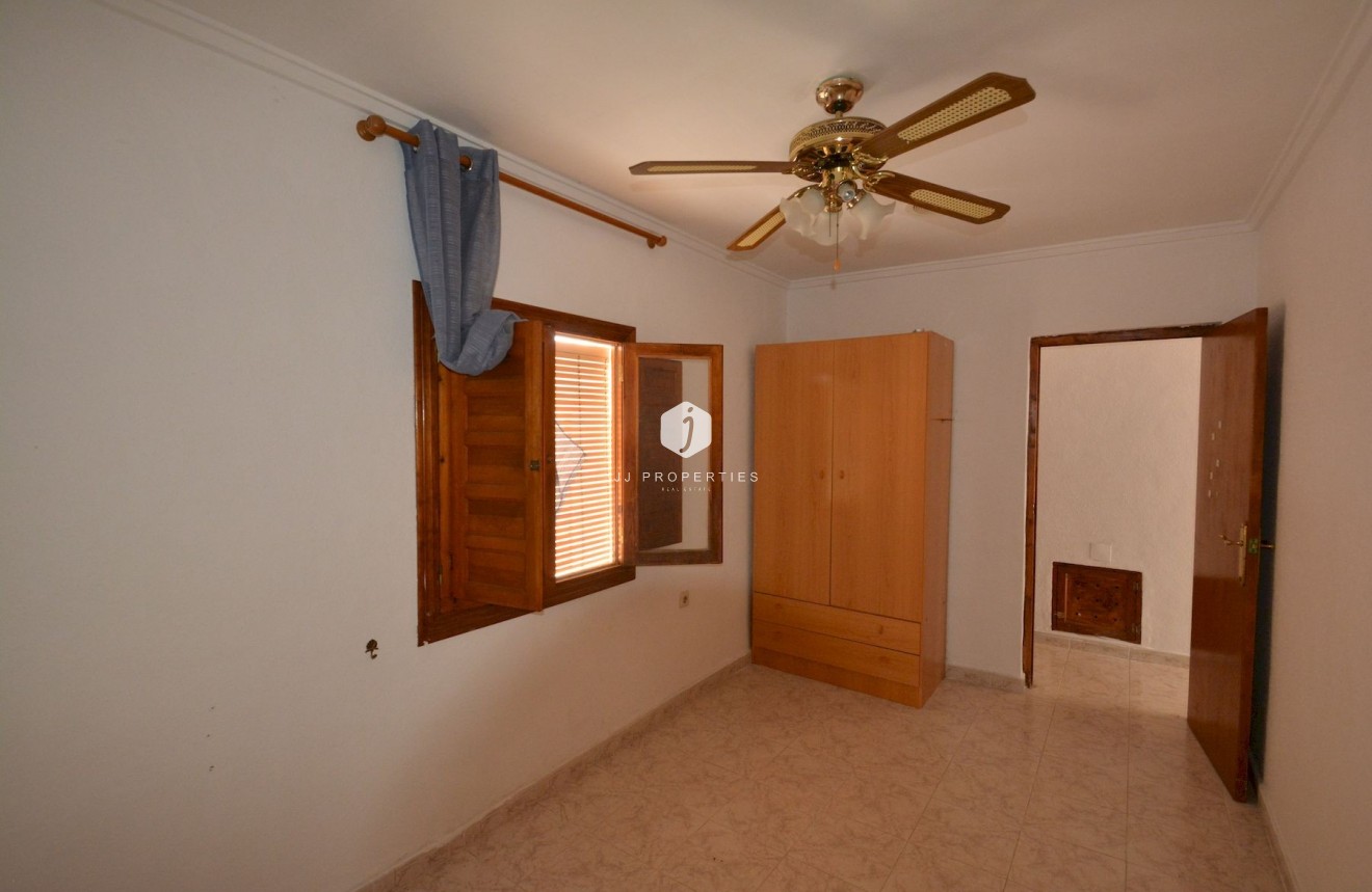 D'occasion - Chalet -
Torrevieja - Costa Blanca