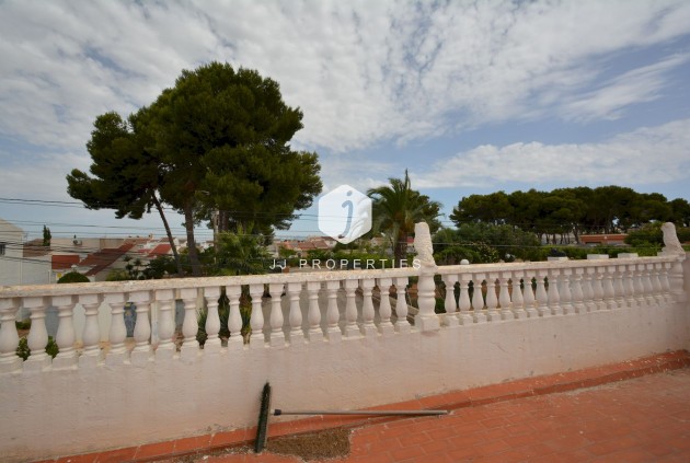 D'occasion - Chalet -
Torrevieja - Costa Blanca