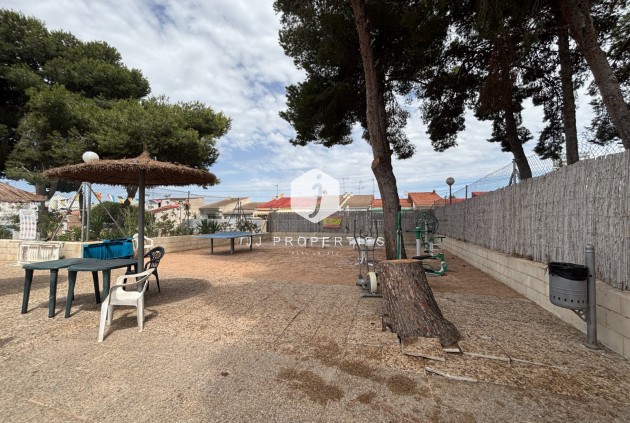 D'occasion - Chalet -
Torrevieja - Costa Blanca