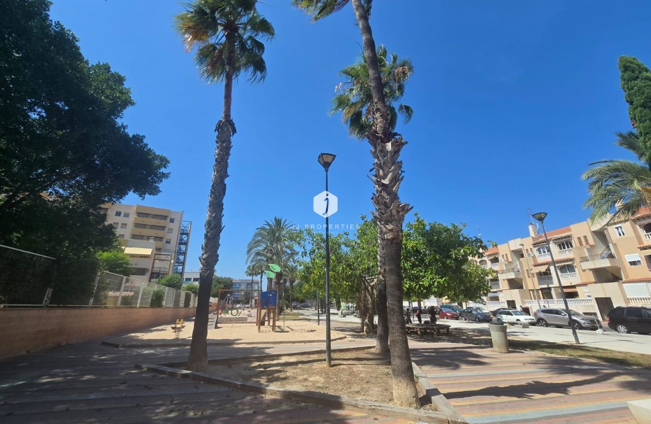 Aus zweiter Hand - Wohnung -
Torrevieja - Habaneras
