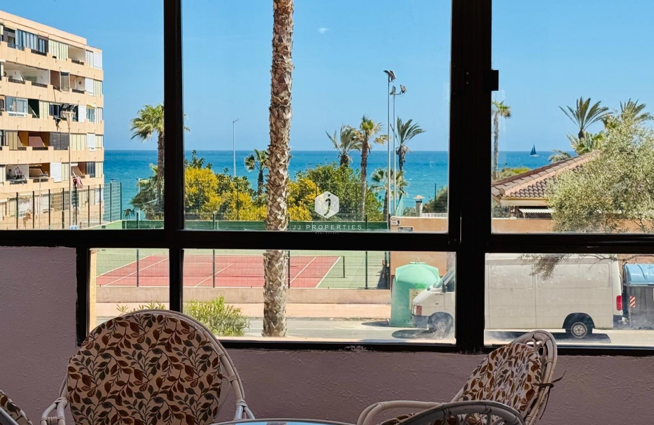 Resale - Apartment / flat -
Torrevieja - Cabo cervera
