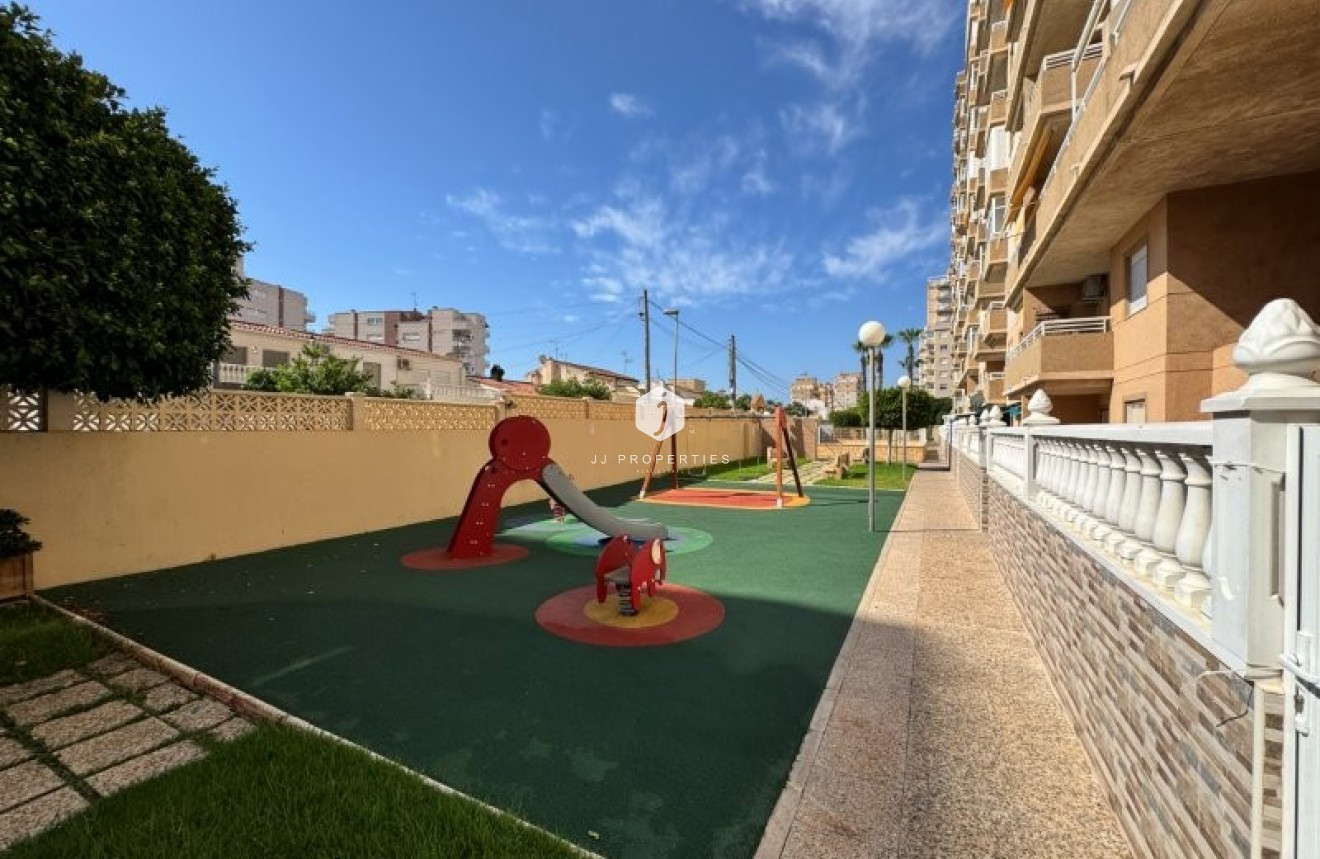Resale - Apartment / flat -
Torrevieja - Costa Blanca