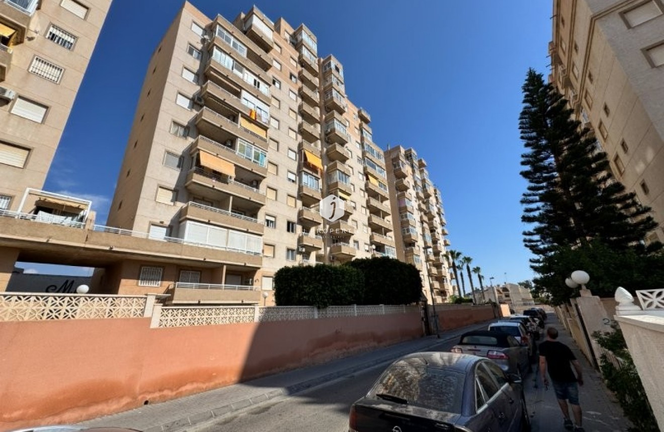 Resale - Apartment / flat -
Torrevieja - Costa Blanca