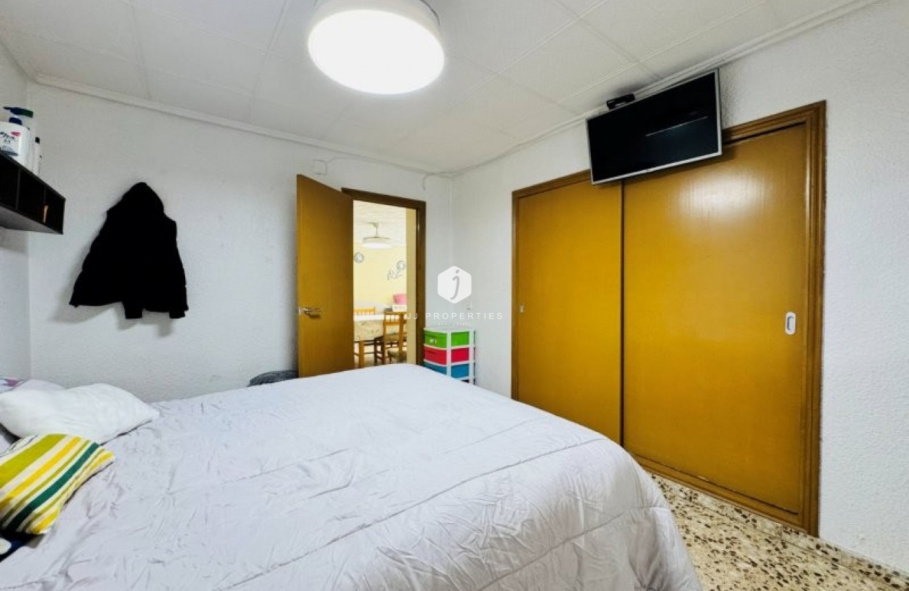 Resale - Apartment / flat -
La Mata - Costa Blanca