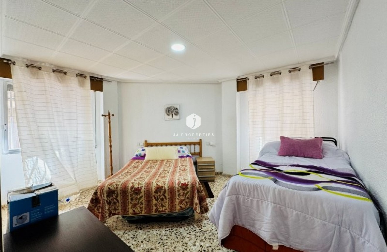Resale - Apartment / flat -
La Mata - Costa Blanca