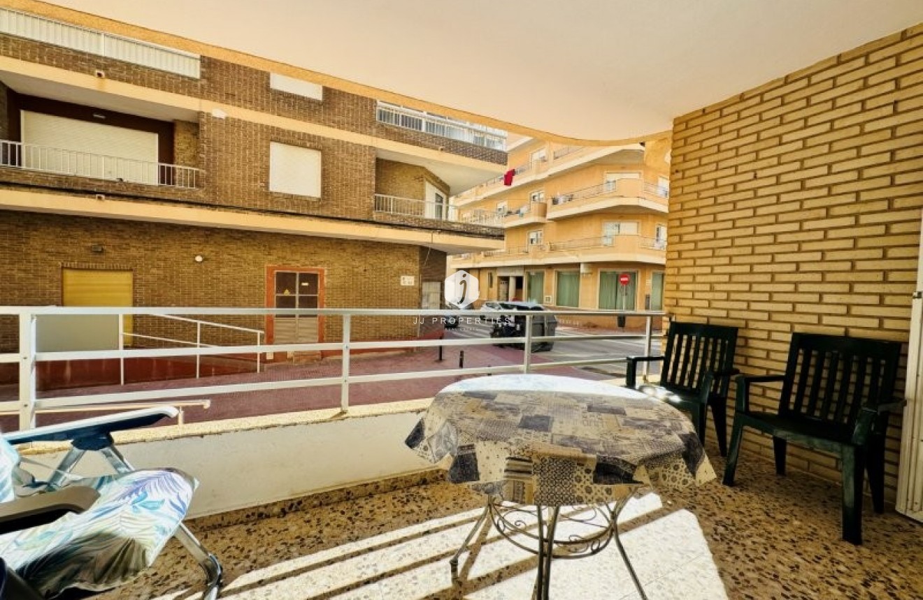 Resale - Apartment / flat -
La Mata - Costa Blanca