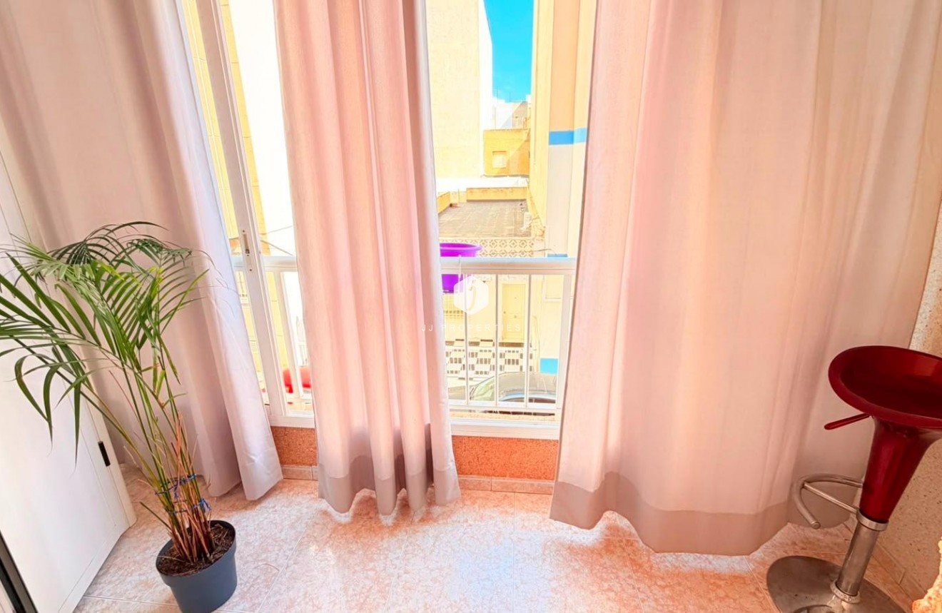 Resale - Apartment / flat -
Torrevieja - Playa del Cura