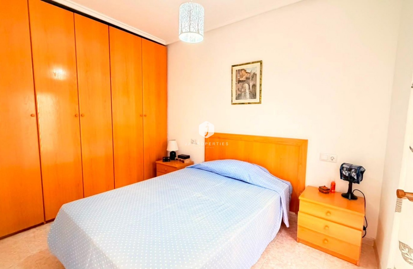 Resale - Apartment / flat -
Torrevieja - Playa del Cura