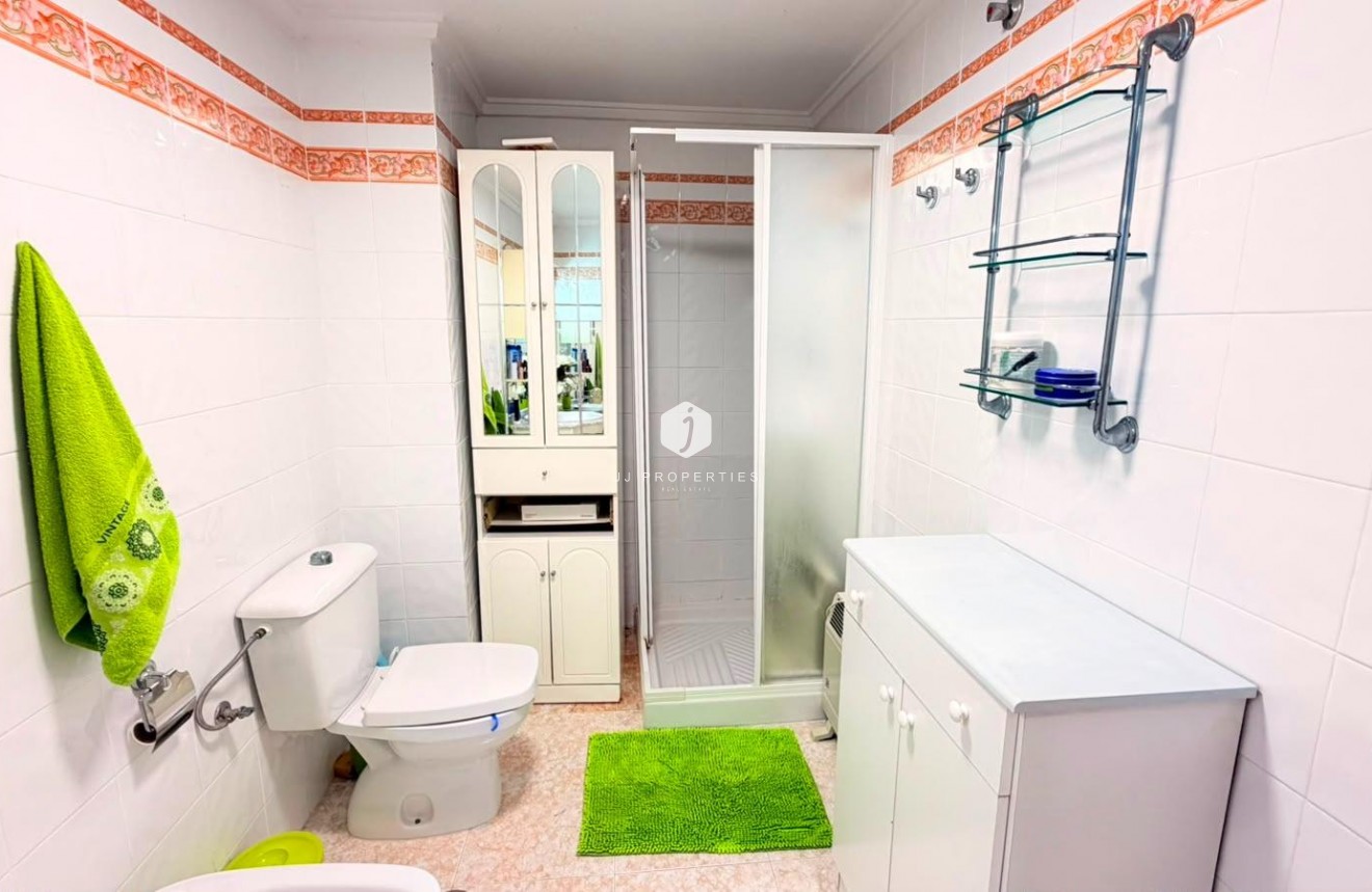 Resale - Apartment / flat -
Torrevieja - Playa del Cura