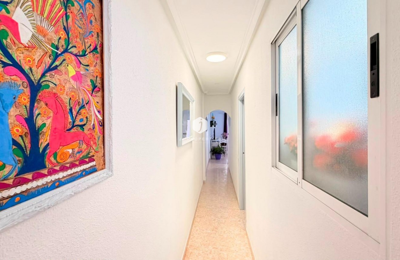 Resale - Apartment / flat -
Torrevieja - Playa del Cura