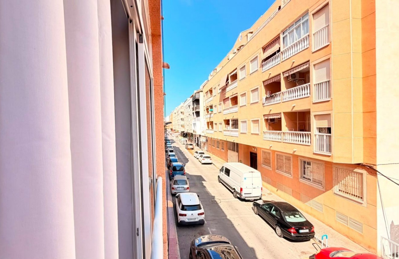 Resale - Apartment / flat -
Torrevieja - Playa del Cura