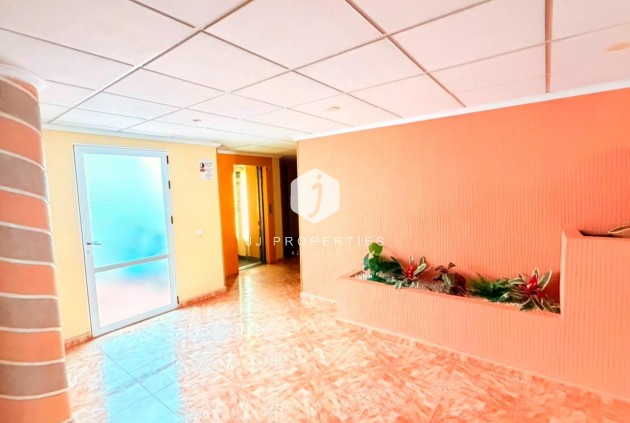 Resale - Apartment / flat -
Torrevieja - Playa del Cura