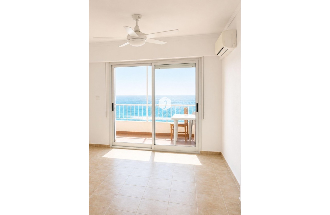 Resale - Apartment / flat -
Torrevieja - Playa del Cura
