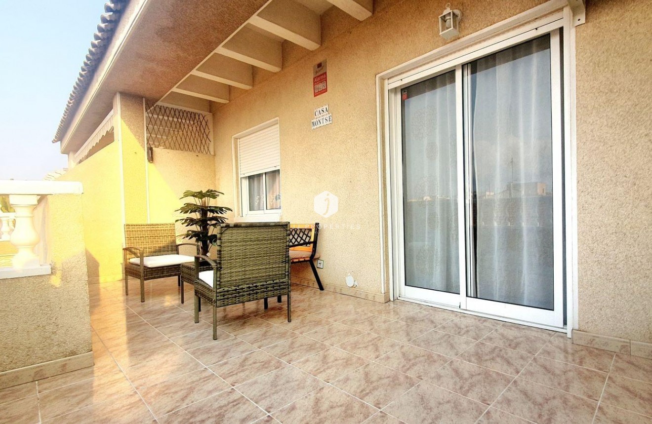 D'occasion - Attique -
Torrevieja - Estacion de autobuses