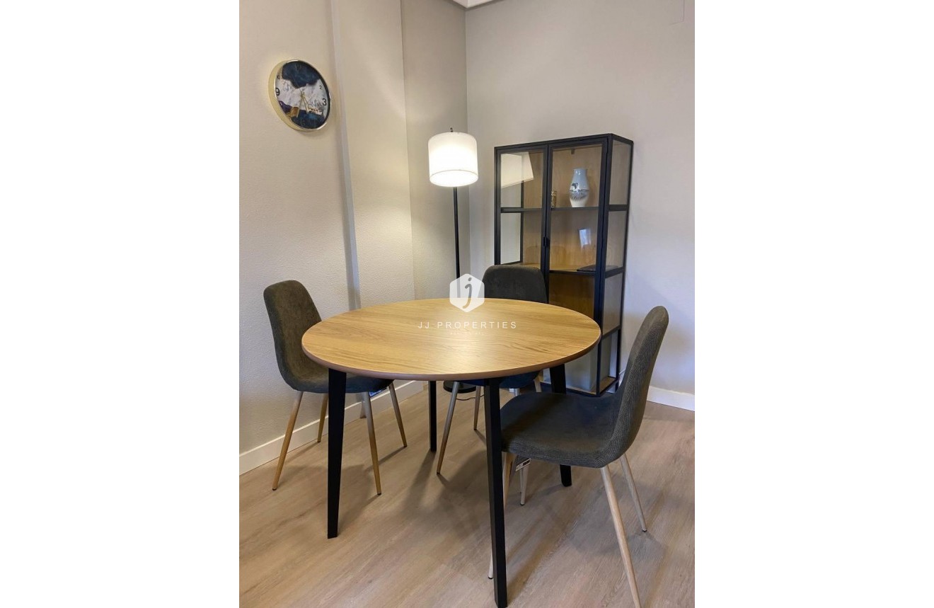 Tweedehands - Appartement / flat -
Torrevieja - Playa del Cura
