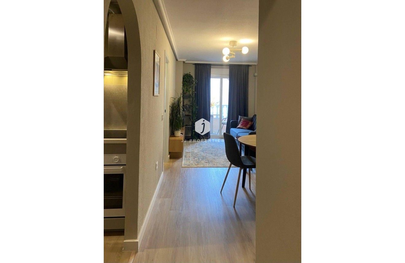Tweedehands - Appartement / flat -
Torrevieja - Playa del Cura