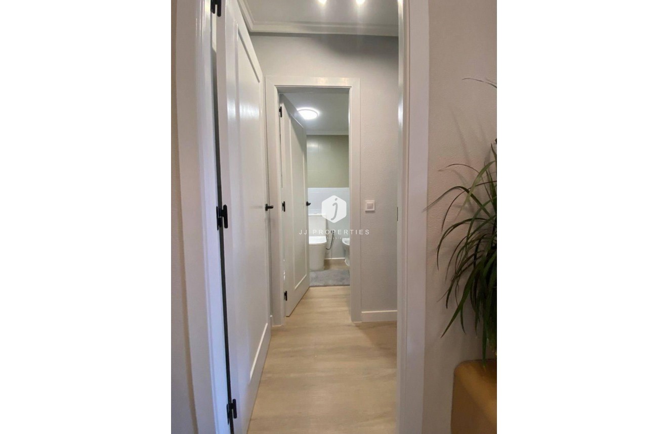 Tweedehands - Appartement / flat -
Torrevieja - Playa del Cura