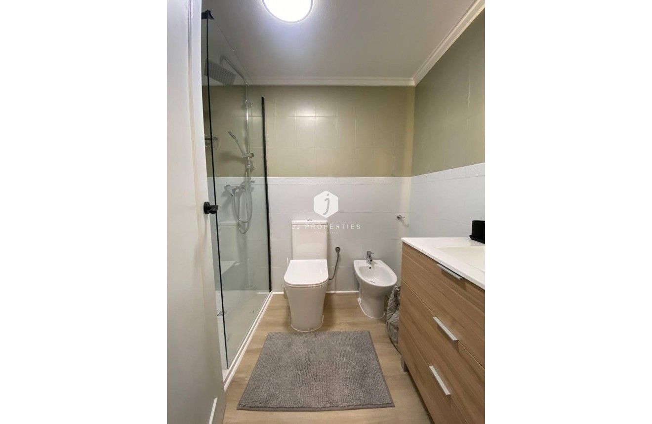 Tweedehands - Appartement / flat -
Torrevieja - Playa del Cura