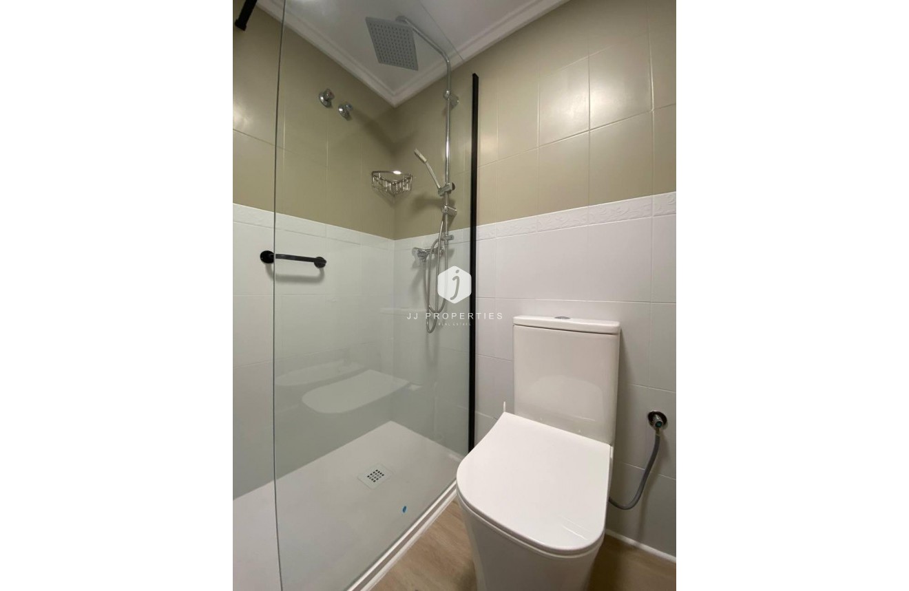 Tweedehands - Appartement / flat -
Torrevieja - Playa del Cura