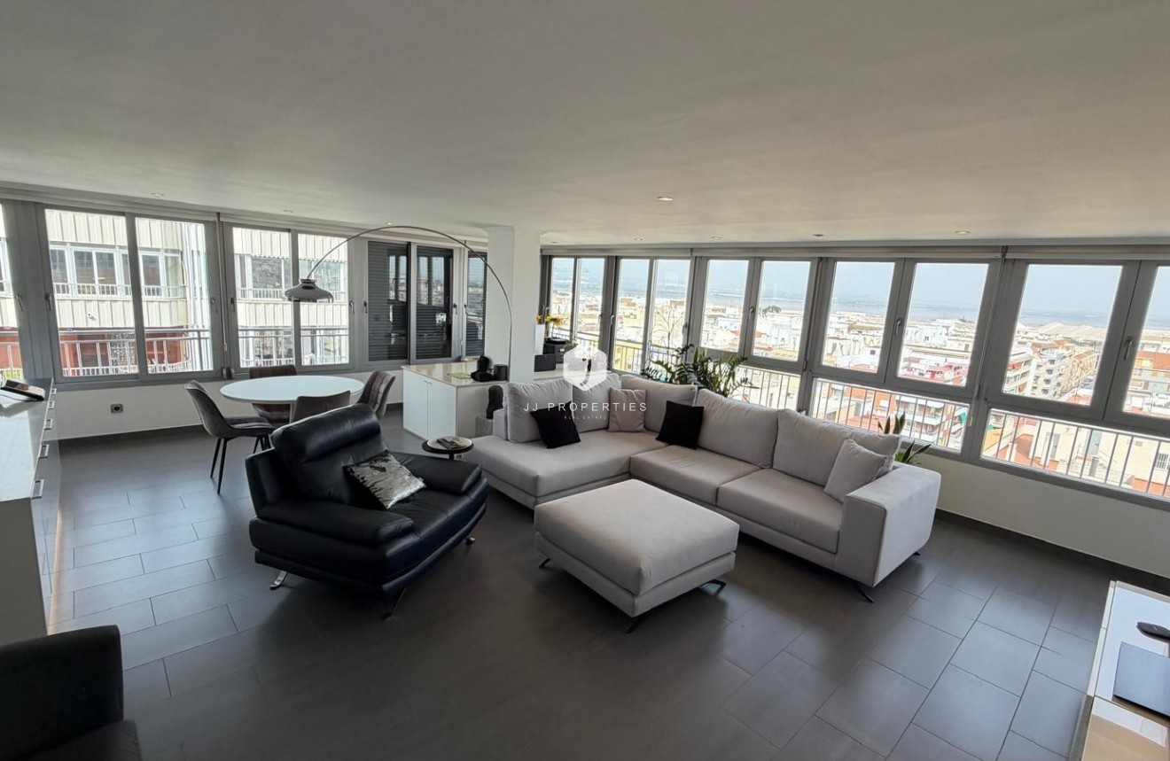 Tweedehands - Appartement / flat -
Torrevieja - Acequion