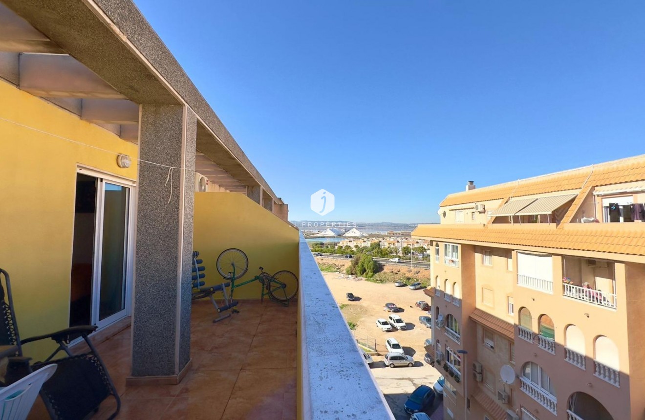 D'occasion - Attique -
Torrevieja - PARQUE DE LAS NACIONES