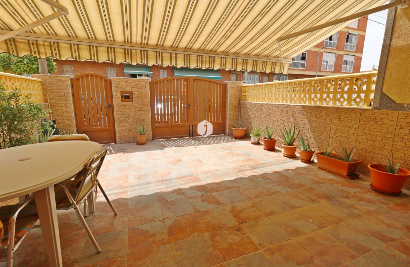 Tweedehands - Chalet -
Torrevieja - Playa de los Naufragos