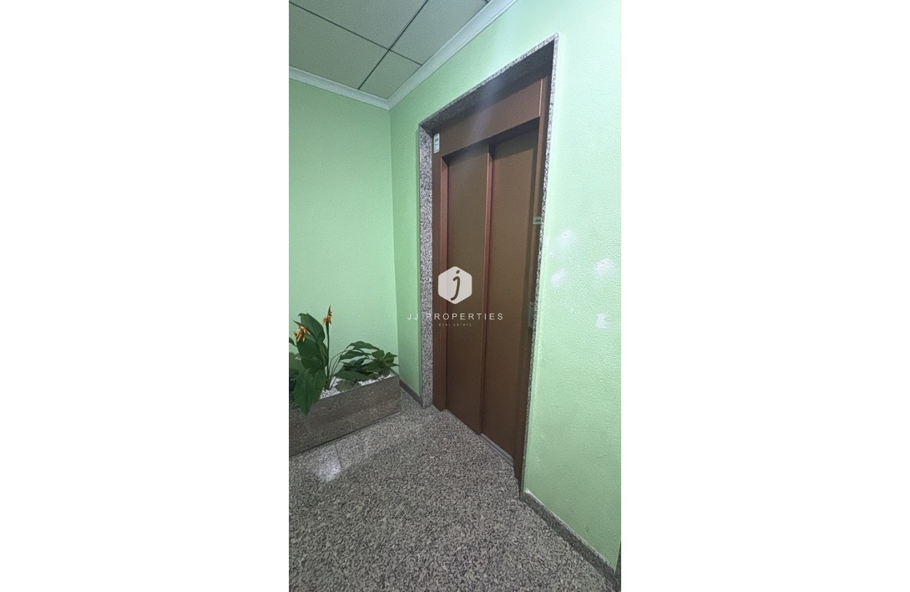 D'occasion - Appartement -
Torrevieja - Costa Blanca
