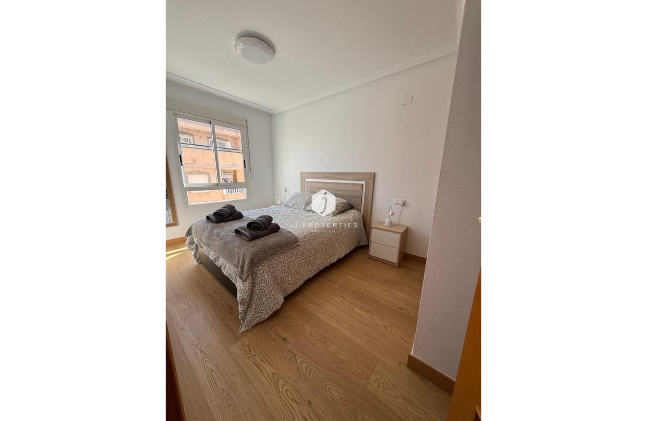 D'occasion - Appartement -
Torrevieja - Costa Blanca