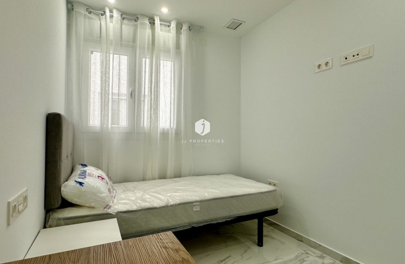Segunda mano - Apartamento / piso -
Torrevieja - Costa Blanca