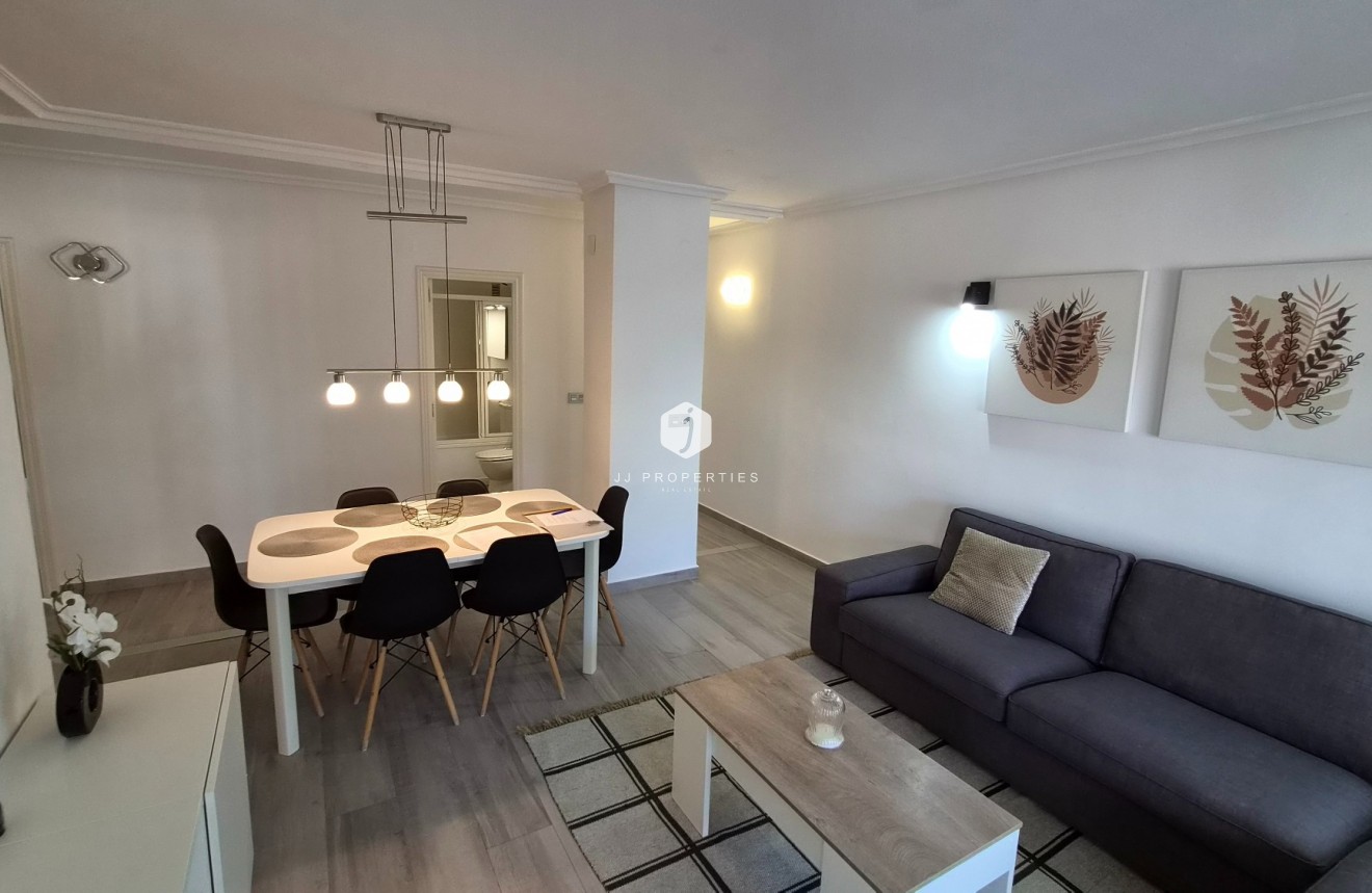 D'occasion - Appartement -
Torrevieja - Costa Blanca