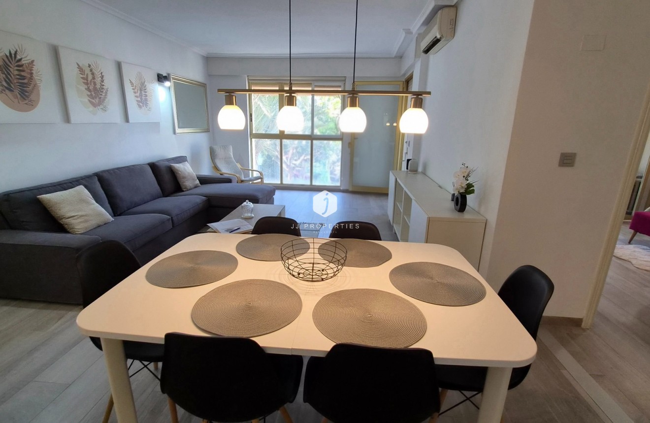 D'occasion - Appartement -
Torrevieja - Costa Blanca