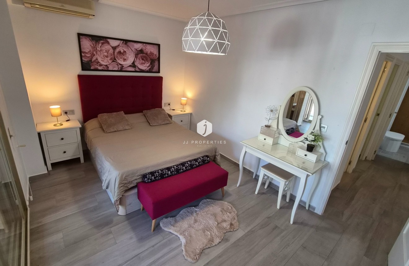 D'occasion - Appartement -
Torrevieja - Costa Blanca