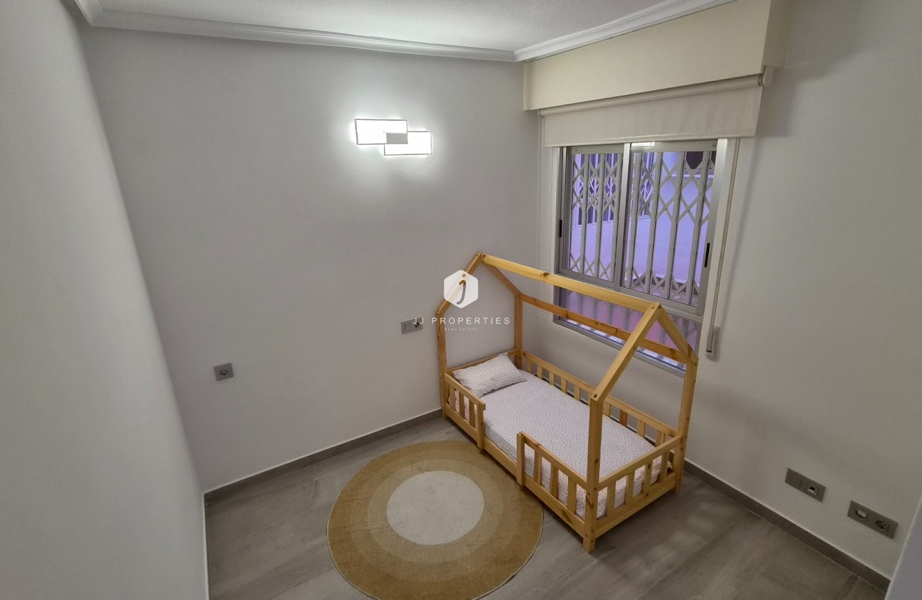 D'occasion - Appartement -
Torrevieja - Costa Blanca