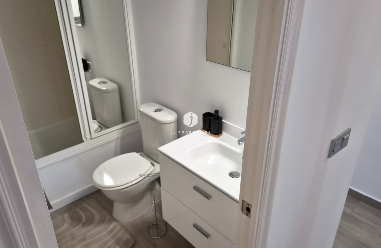 D'occasion - Appartement -
Torrevieja - Costa Blanca