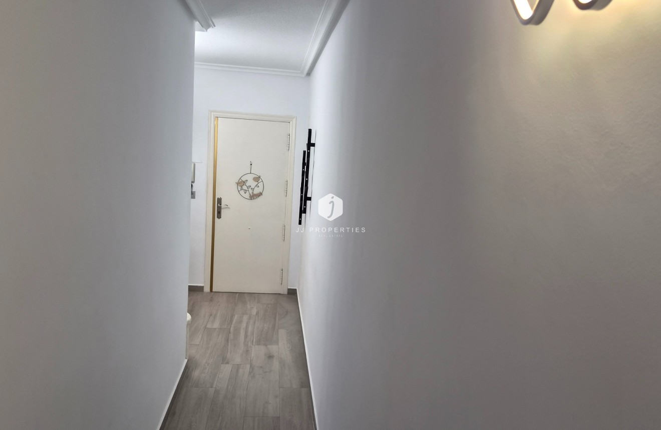 D'occasion - Appartement -
Torrevieja - Costa Blanca