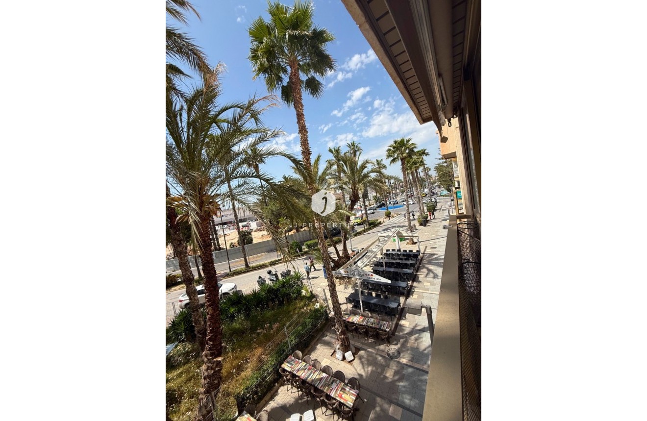 D'occasion - Appartement -
Torrevieja - Costa Blanca