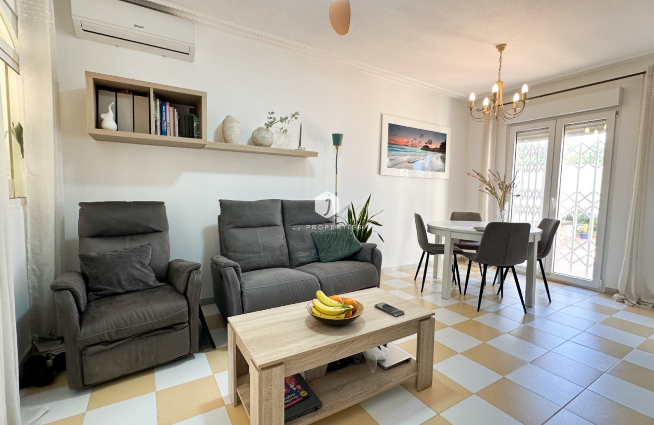 Aus zweiter Hand - Villa -
Torrevieja - Costa Blanca