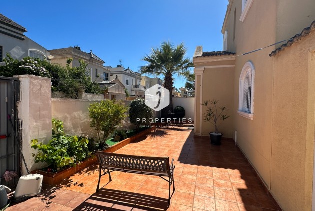 Aus zweiter Hand - Villa -
Torrevieja - Costa Blanca