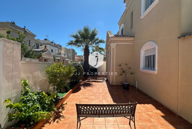 Aus zweiter Hand - Villa -
Torrevieja - Costa Blanca