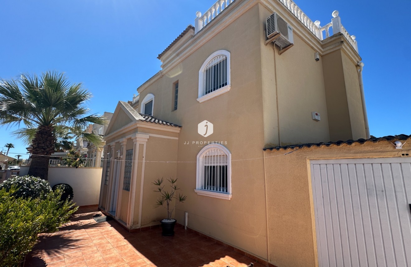Aus zweiter Hand - Villa -
Torrevieja - Costa Blanca
