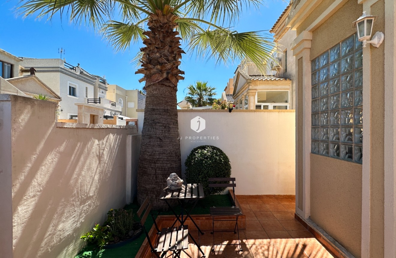 Aus zweiter Hand - Villa -
Torrevieja - Costa Blanca
