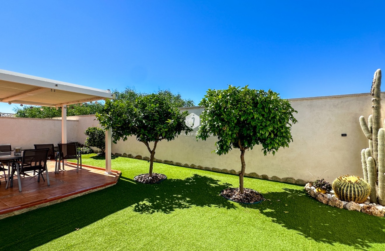 Aus zweiter Hand - Villa -
Torrevieja - Costa Blanca