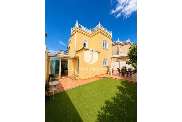 Aus zweiter Hand - Villa -
Torrevieja - Costa Blanca