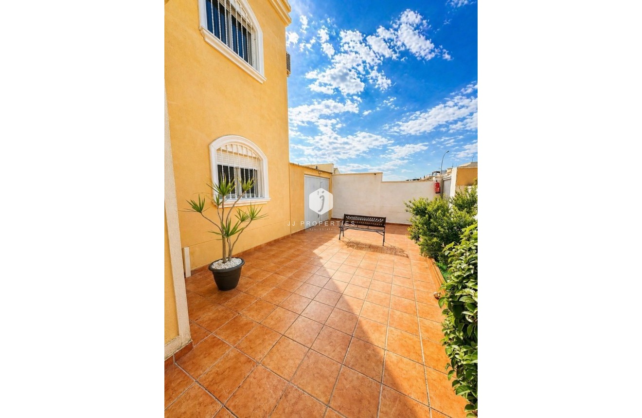 Aus zweiter Hand - Villa -
Torrevieja - Costa Blanca
