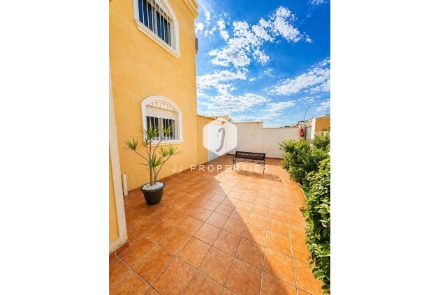 Aus zweiter Hand - Villa -
Torrevieja - Costa Blanca