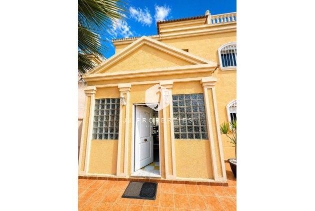 Aus zweiter Hand - Villa -
Torrevieja - Costa Blanca