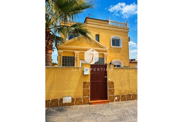 Aus zweiter Hand - Villa -
Torrevieja - Costa Blanca