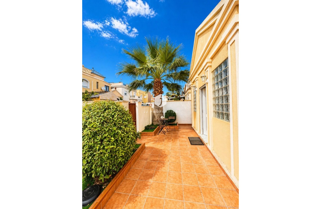 Aus zweiter Hand - Villa -
Torrevieja - Costa Blanca